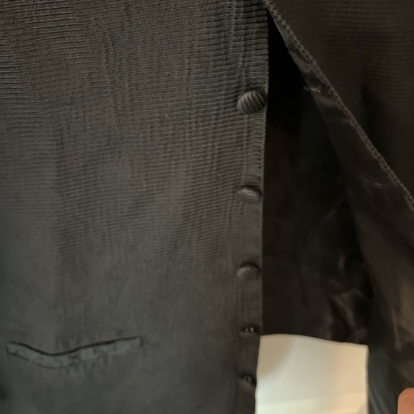 Black Vest - Picture 3 of 8